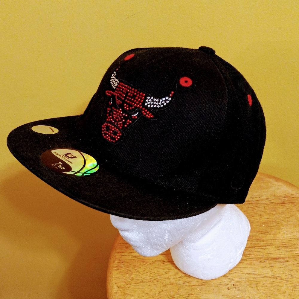 MEN'S CHICAGO BULLS CUSTOM DESIGNED BASEBALL HAT BLACK , RED RHINESTONES 7 5/8"